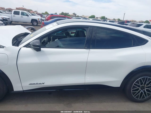2024 Ford Mustang Mach-e Premium მანქანა იყიდება აუქციონზე, vin: 3FMTK3SU8RMA27414, აუქციონის ნომერი: 44835557