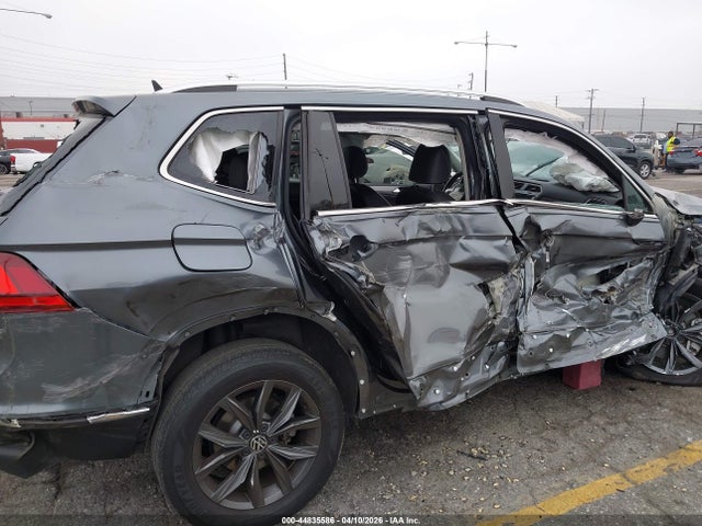 3VV3B7AX5NM157766 Volkswagen Tiguan 2.0t Se