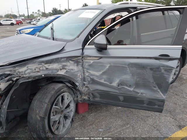 3VV3B7AX5NM157766 Volkswagen Tiguan 2.0t Se