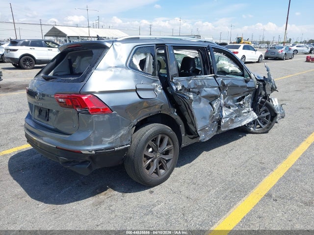 3VV3B7AX5NM157766 Volkswagen Tiguan 2.0t Se
