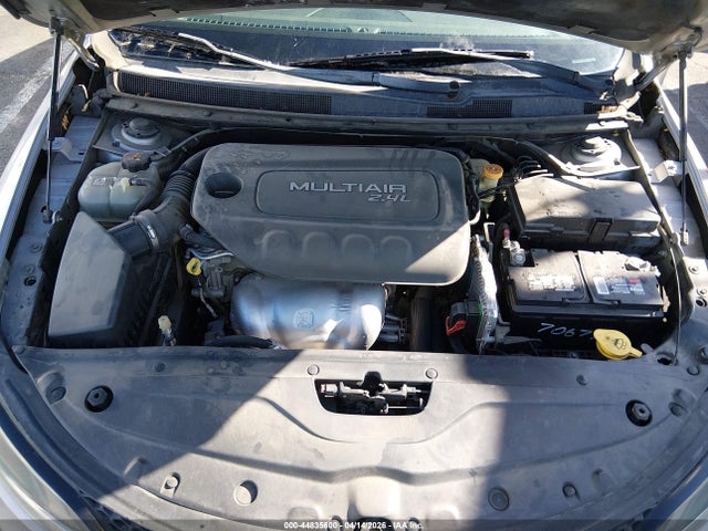 44835600 :رقم المزاد ، 1C3CCCBBXFN609293 vin ، 2015 Chrysler 200 S مزاد بيع