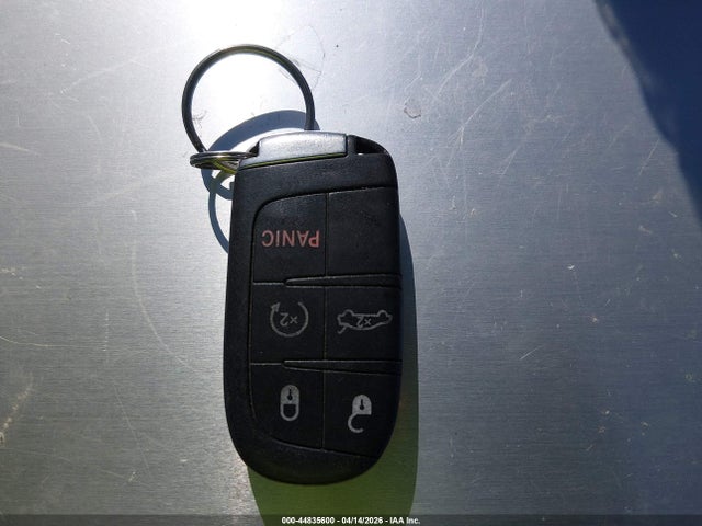 44835600 :رقم المزاد ، 1C3CCCBBXFN609293 vin ، 2015 Chrysler 200 S مزاد بيع