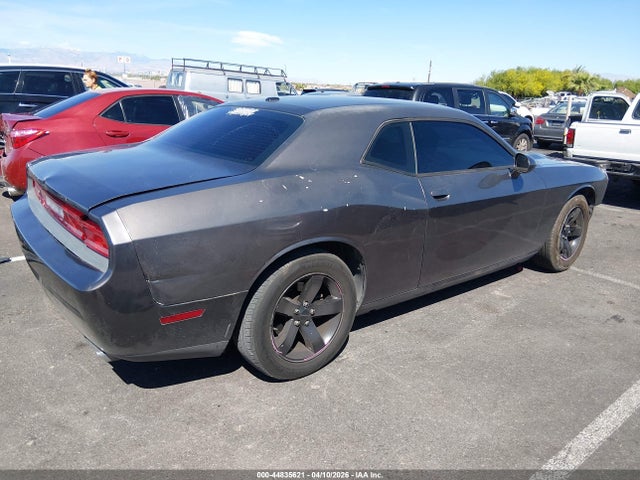 44835621 :رقم المزاد ، 2C3CDYAG6EH298296 vin ، 2014 Dodge Challenger Sxt مزاد بيع