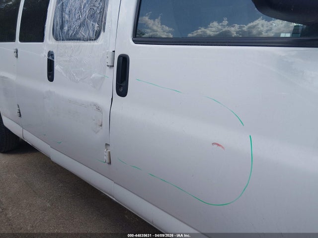 1GAZGPFG9L1138448 Chevrolet Express Passenger Rwd 3500 Extended Wheelbase Lt