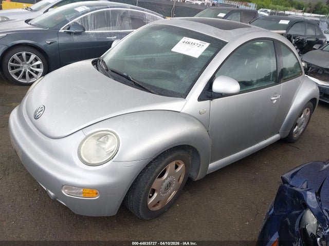 2000 Volkswagen New Beetle Gls მანქანა იყიდება აუქციონზე, vin: 3VWCC21C1YM402141, აუქციონის ნომერი: 44835727