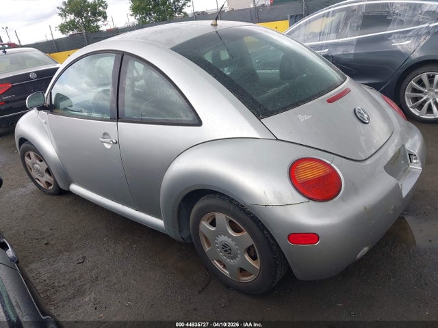 2000 Volkswagen New Beetle Gls მანქანა იყიდება აუქციონზე, vin: 3VWCC21C1YM402141, აუქციონის ნომერი: 44835727
