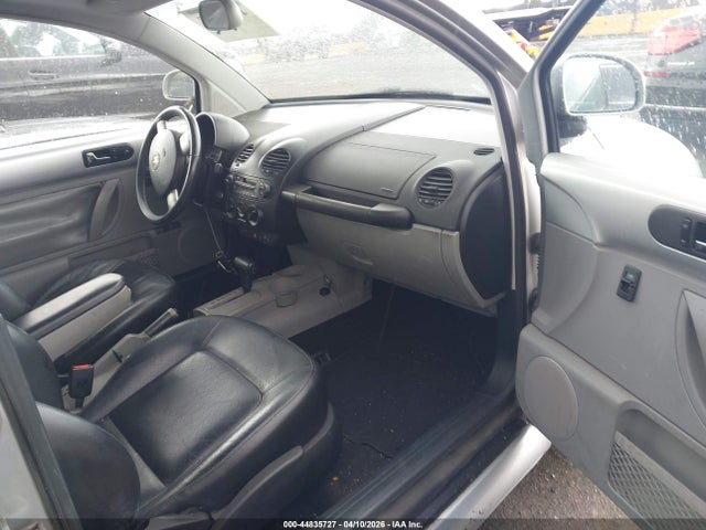 2000 Volkswagen New Beetle Gls მანქანა იყიდება აუქციონზე, vin: 3VWCC21C1YM402141, აუქციონის ნომერი: 44835727