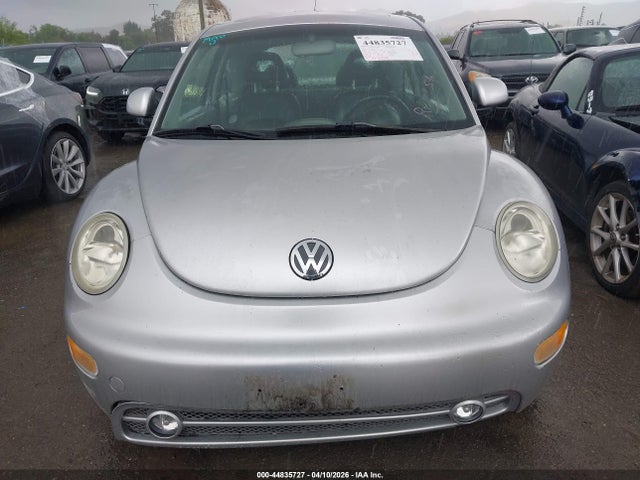 2000 Volkswagen New Beetle Gls მანქანა იყიდება აუქციონზე, vin: 3VWCC21C1YM402141, აუქციონის ნომერი: 44835727