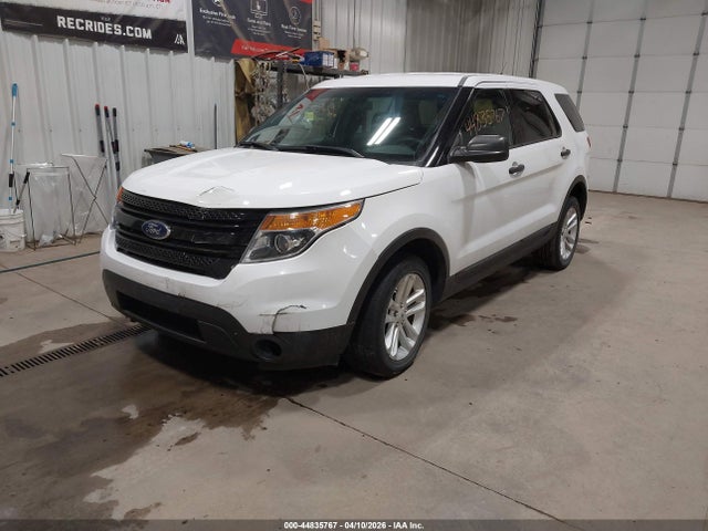 Ford Utility Police Interceptor 2014 1FM5K8AR8EGB74775 Image 2