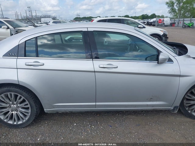 44835778 :رقم المزاد ، 1C3CCBAB8CN155536 vin ، 2012 Chrysler 200 Lx مزاد بيع