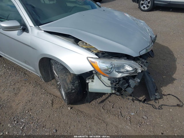44835778 :رقم المزاد ، 1C3CCBAB8CN155536 vin ، 2012 Chrysler 200 Lx مزاد بيع