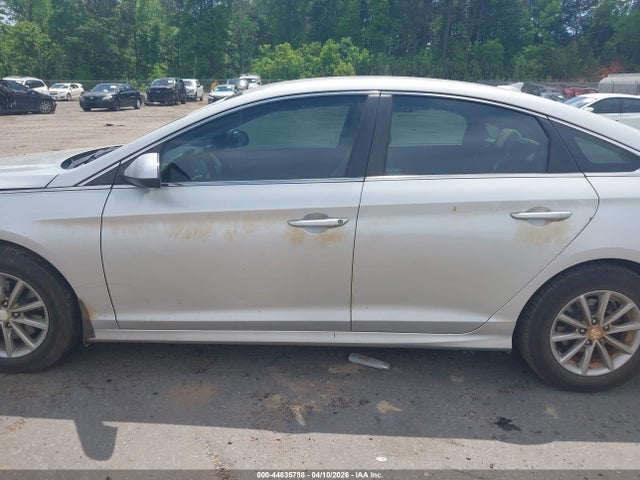 44835788 :رقم المزاد ، 5NPE24AF0JH614447 vin ، 2018 Hyundai Sonata Se مزاد بيع