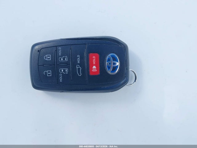 Toyota Sienna Platinum 2022 5TDESKFC0NS056389 Image 11