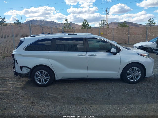 Toyota Sienna Platinum 2022 5TDESKFC0NS056389 Image 14