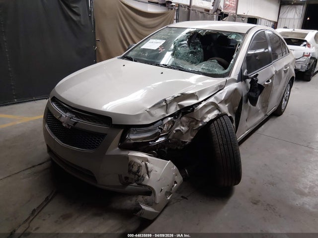 1G1PA5SH5E7435650 Chevrolet Cruze Ls Auto