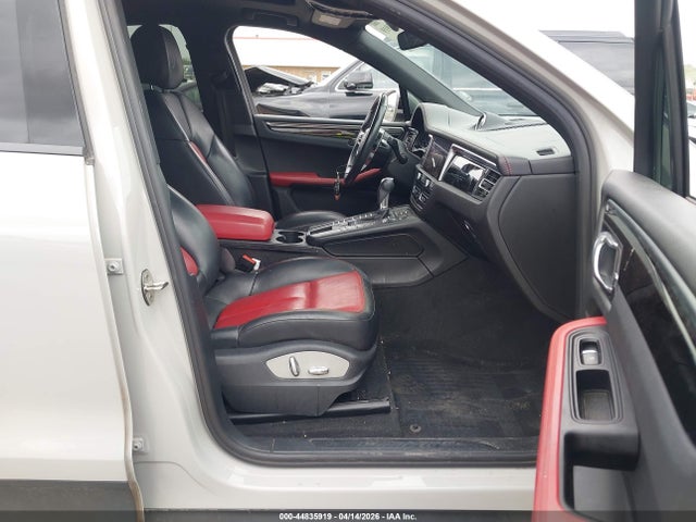 Auction sale of the 2021 Porsche Macan, vin: WP1AA2A56MLB09721, lot number: 44835919