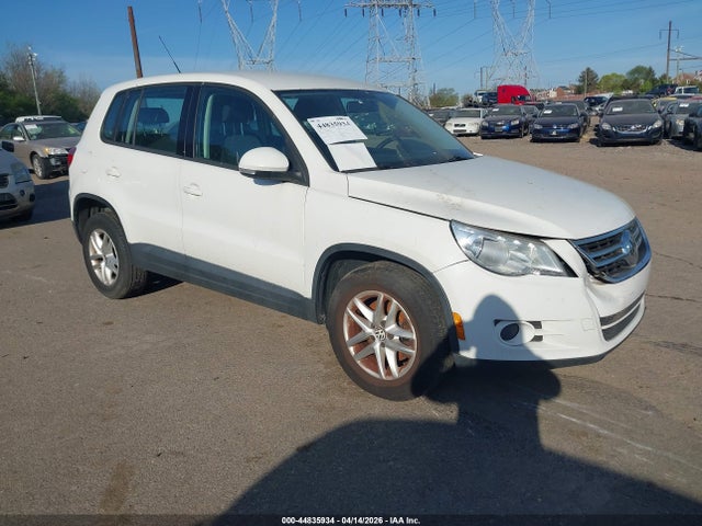 2011 VOLKSWAGEN TIGUAN WVGBV7AX8BW531635