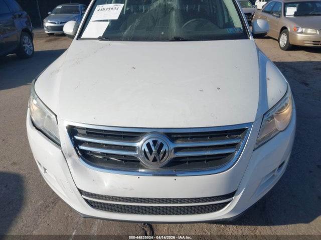 2011 VOLKSWAGEN TIGUAN WVGBV7AX8BW531635 Photo 5