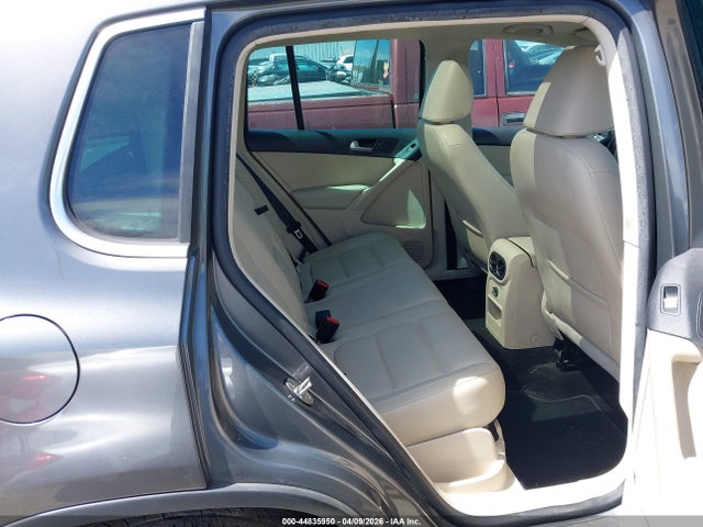 2012 Volkswagen Tiguan Se მანქანა იყიდება აუქციონზე, vin: WVGAV7AXXCW000093, აუქციონის ნომერი: 44835950