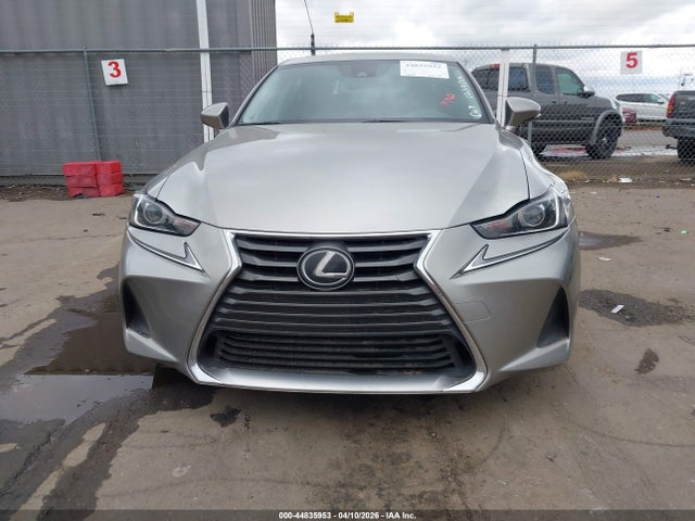 Lexus IS 300 2018 JTHBA1D21J5065711 Image 13