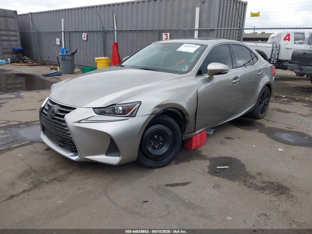 Lexus IS 300 2018 JTHBA1D21J5065711 Image 2