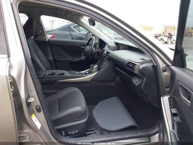 Lexus IS 300 2018 JTHBA1D21J5065711 Image 5