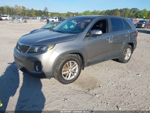 KIA SORENTO LX 2015 5XYKTCA62FG650567 Image 2