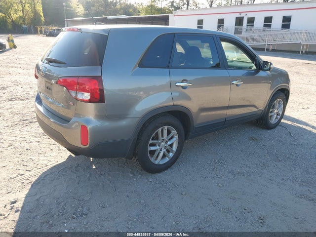 KIA SORENTO LX 2015 5XYKTCA62FG650567 Image 4
