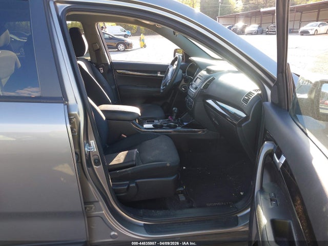 KIA SORENTO LX 2015 5XYKTCA62FG650567 Image 5