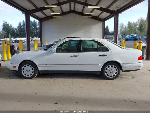 44836014 :رقم المزاد ، WDBJF65F3WA507172 vin ، 1998 Mercedes-benz E 320 مزاد بيع