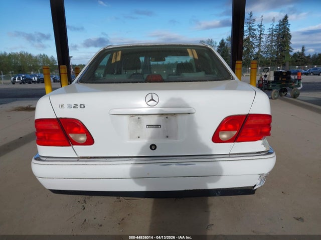 44836014 :رقم المزاد ، WDBJF65F3WA507172 vin ، 1998 Mercedes-benz E 320 مزاد بيع