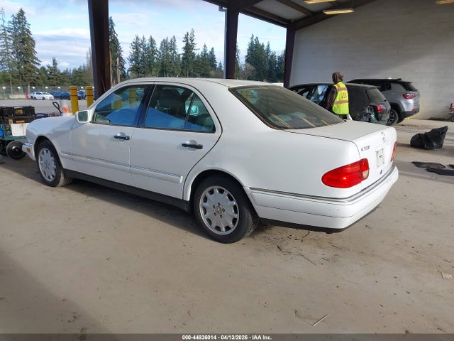 44836014 :رقم المزاد ، WDBJF65F3WA507172 vin ، 1998 Mercedes-benz E 320 مزاد بيع