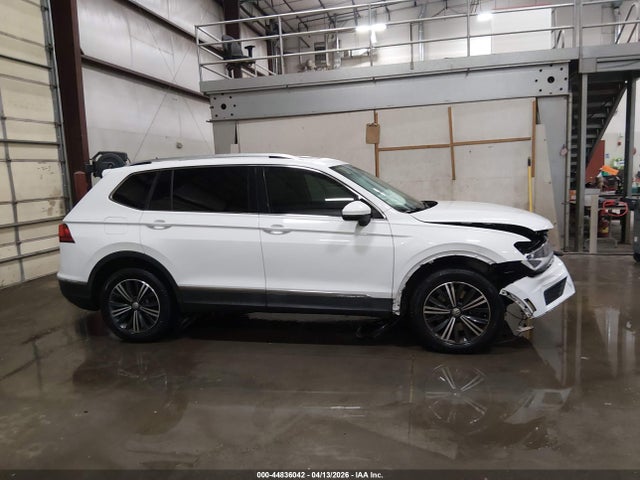 2018 Volkswagen Tiguan 2.0t Se/2.0t Sel მანქანა იყიდება აუქციონზე, vin: 3VV3B7AX2JM039782, აუქციონის ნომერი: 44836042