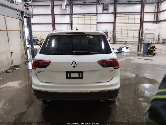 2018 Volkswagen Tiguan 2.0t Se/2.0t Sel მანქანა იყიდება აუქციონზე, vin: 3VV3B7AX2JM039782, აუქციონის ნომერი: 44836042