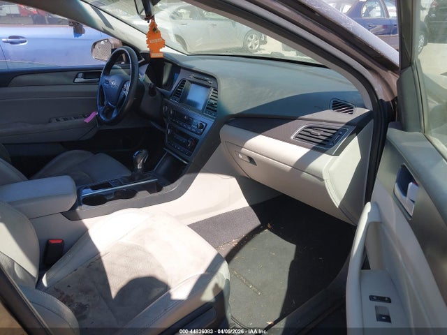 2017 HYUNDAI SONATA 5NPE34AF5HH468781 Photo 4