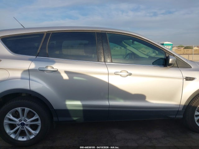 1FMCU0GD1HUA15052 Ford ESCAPE SE
