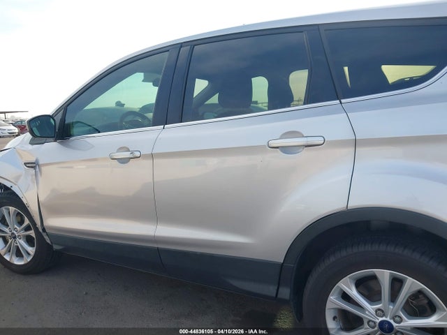 1FMCU0GD1HUA15052 Ford ESCAPE SE