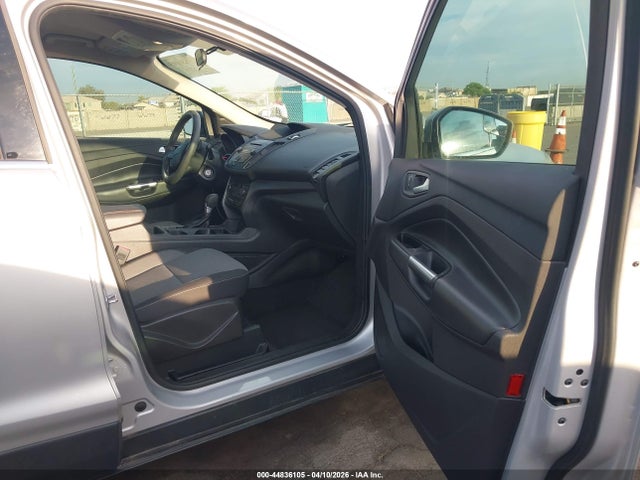 1FMCU0GD1HUA15052 Ford ESCAPE SE