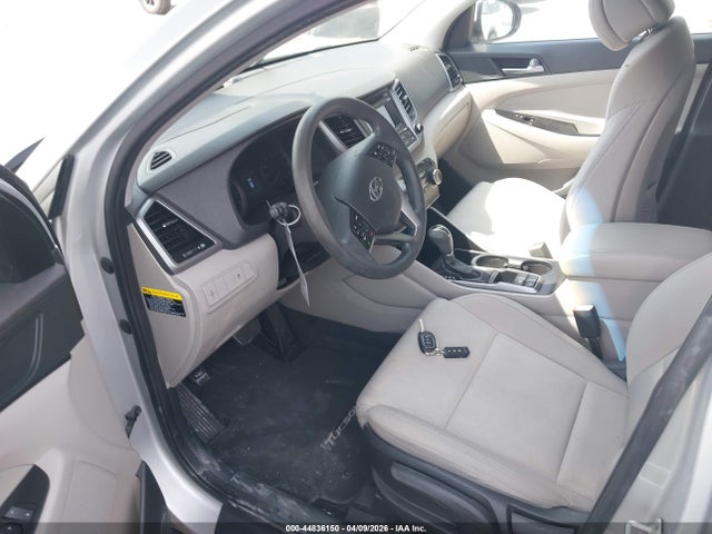 KM8J23A41GU089478 Hyundai TUCSON SE