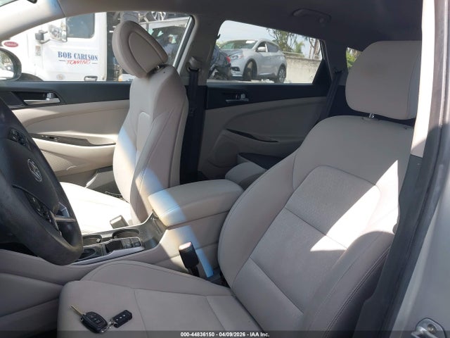 KM8J23A41GU089478 Hyundai TUCSON SE