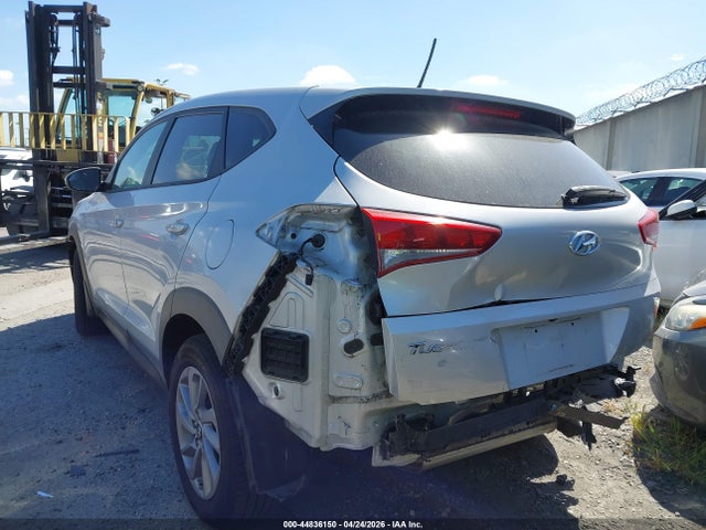 KM8J23A41GU089478 Hyundai TUCSON SE