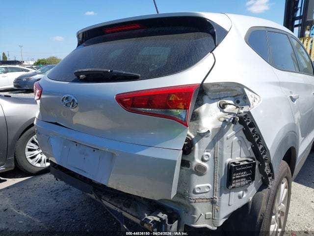 KM8J23A41GU089478 Hyundai TUCSON SE