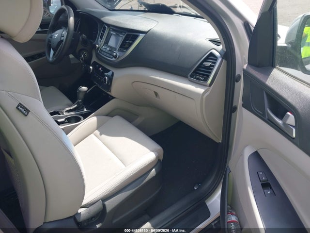 KM8J23A41GU089478 Hyundai TUCSON SE