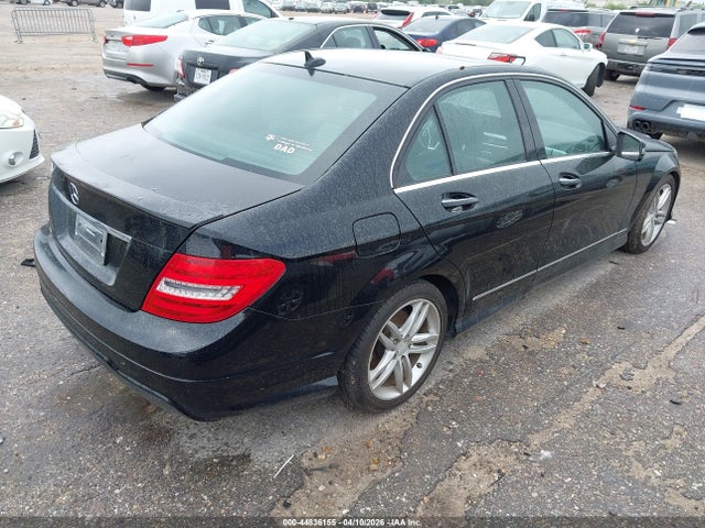 2013 MERCEDES-BENZ C 250 WDDGF4HB8DA777672 Photo 3