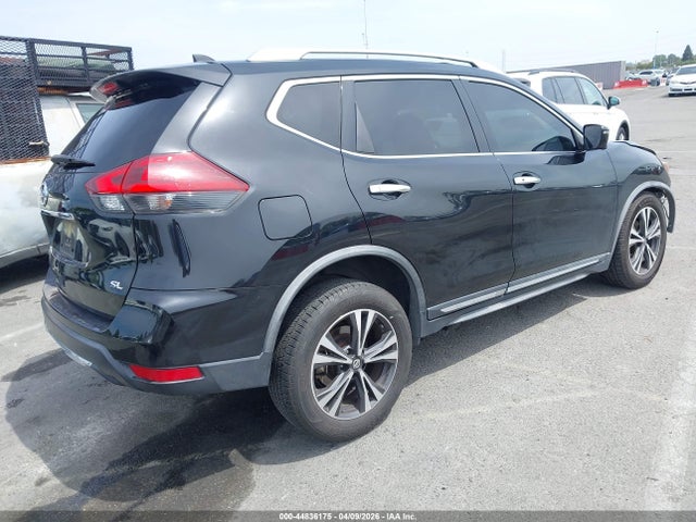 JN8AT2MT6JW464358 Nissan Rogue Sl