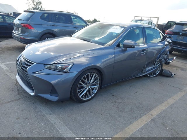 Lexus IS 300 2018 JTHBA1D2XJ5067134 Image 2
