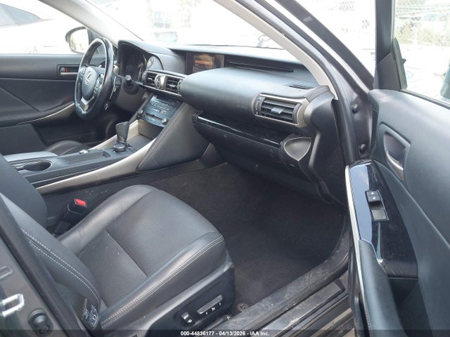 Lexus IS 300 2018 JTHBA1D2XJ5067134 Image 5
