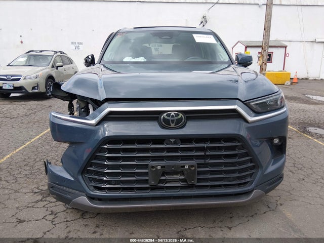 Toyota Grand Highlander Limited 2024 5TDAAAB55RS030766 Image 12
