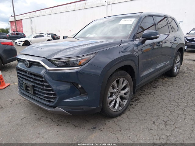 Toyota Grand Highlander Limited 2024 5TDAAAB55RS030766 Image 2