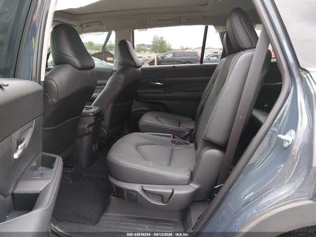 Toyota Grand Highlander Limited 2024 5TDAAAB55RS030766 Image 8